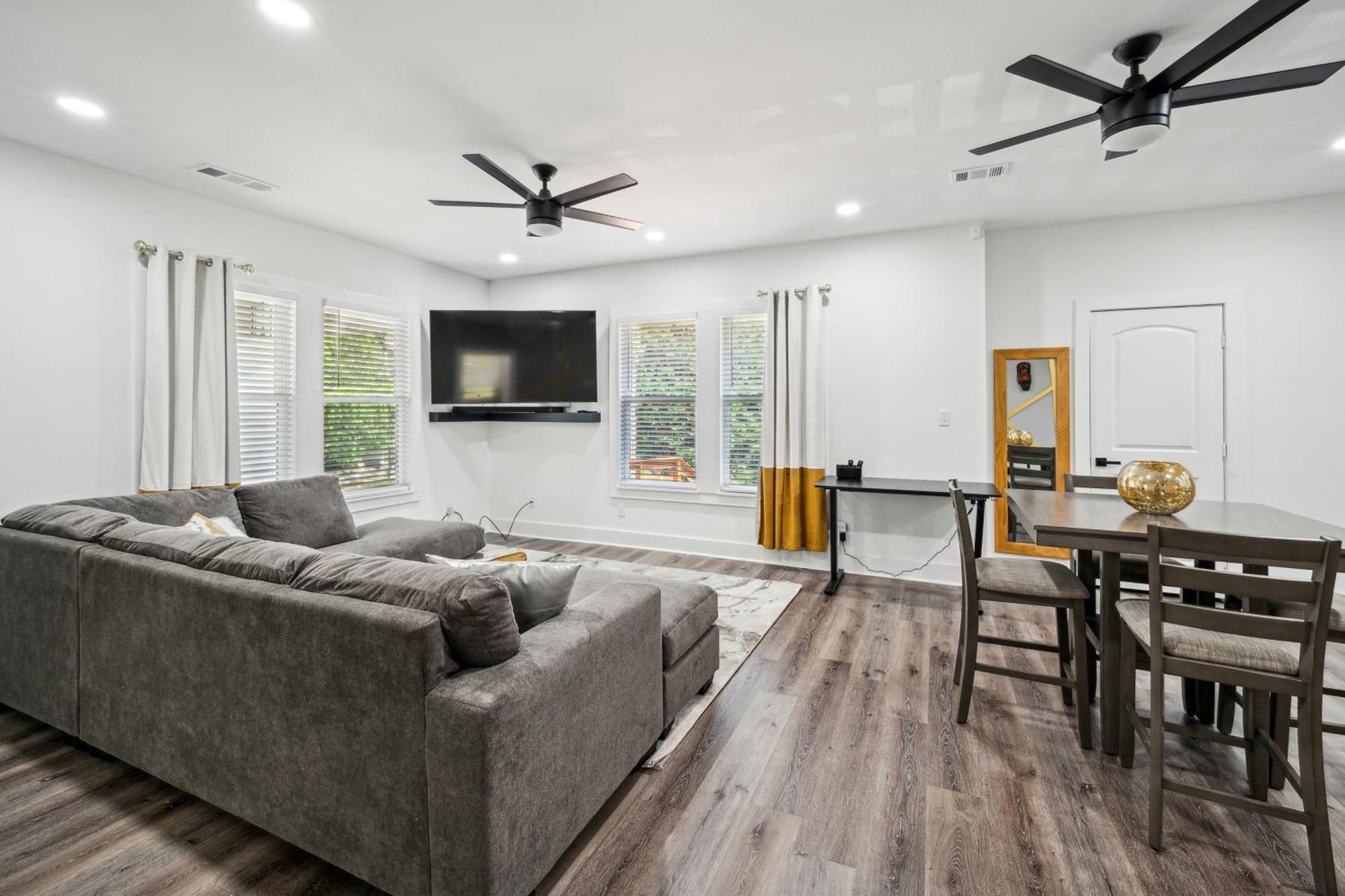 Centrally Located Home In Atlanta-10 Mins From Ga Aquarium, Mercedes Benz Stadium, & Much More エクステリア 写真